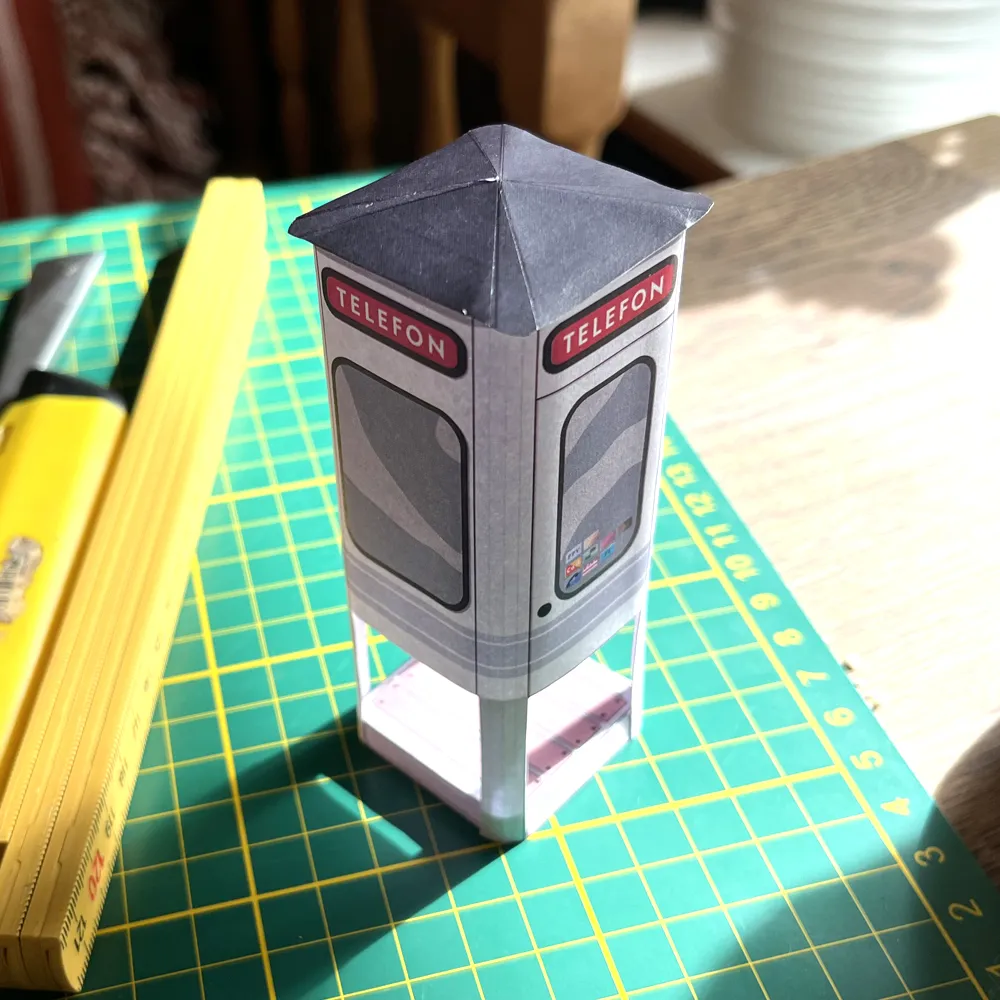 Phone Booth 1:24