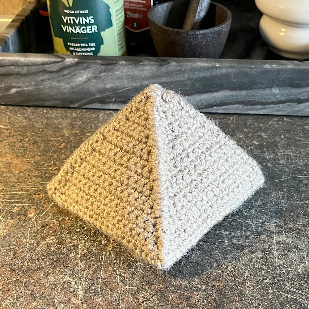 Navigate to the Pyramid plushie ../IMAGES/listings/pyramid-plushie-crochet-pattern-2.webp