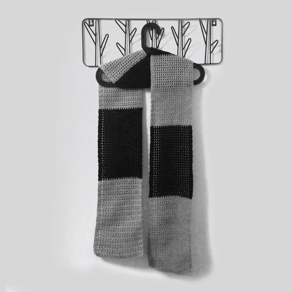 black and gray scarf